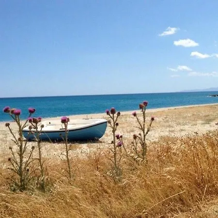 Caulonia, 2 Bed 1st Floor Close To Каулония Марина