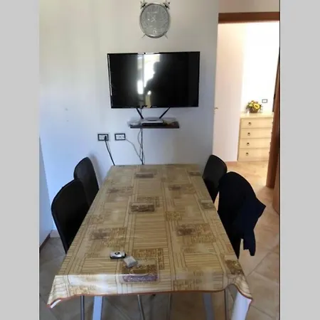 شقة Caulonia, 2 Bed 1st Floor Close To *